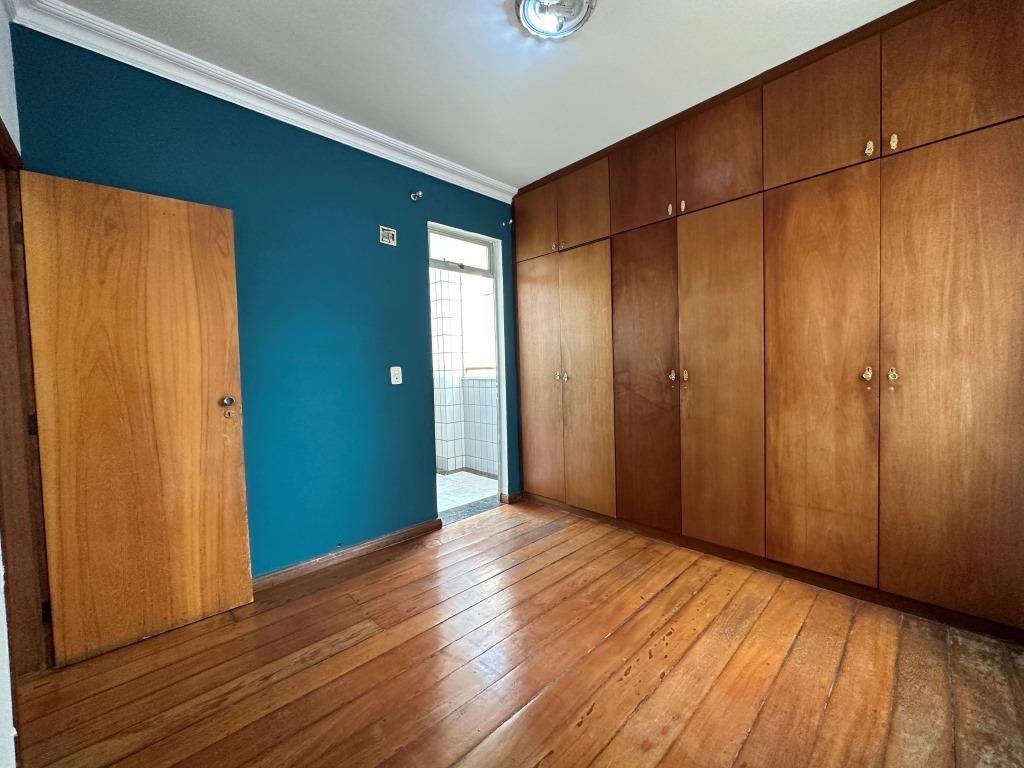 Apartamento à venda com 4 quartos, 151m² - Foto 5