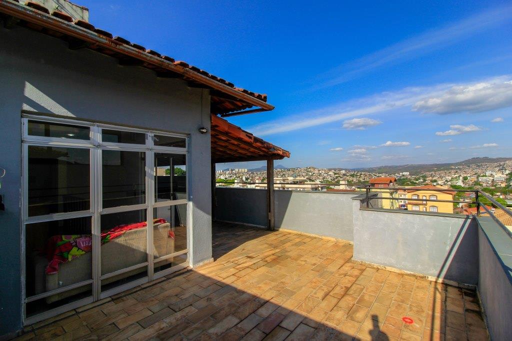 Apartamento à venda com 4 quartos, 151m² - Foto 1