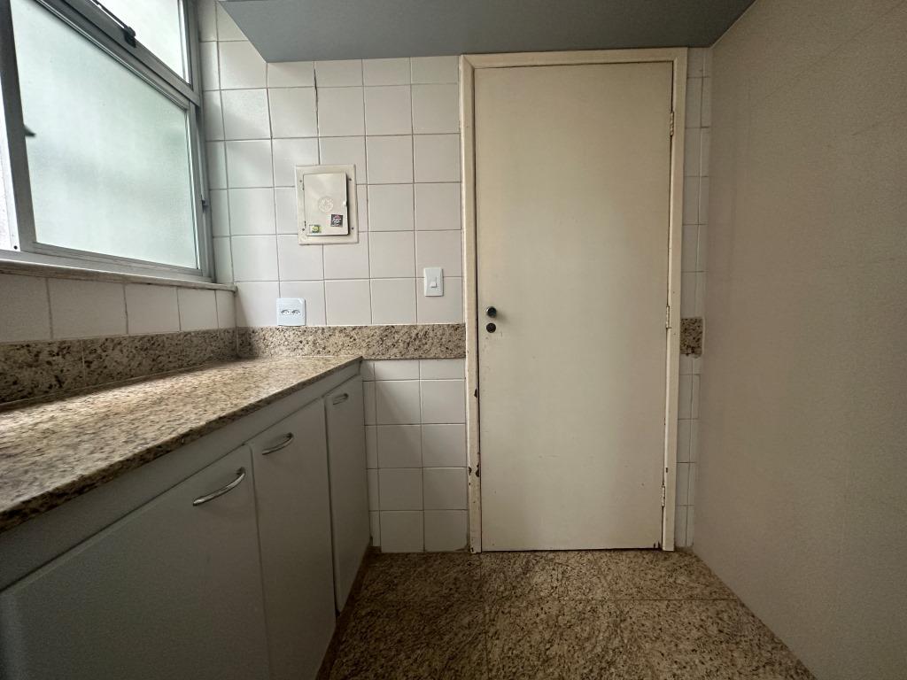 Apartamento à venda com 4 quartos, 151m² - Foto 4