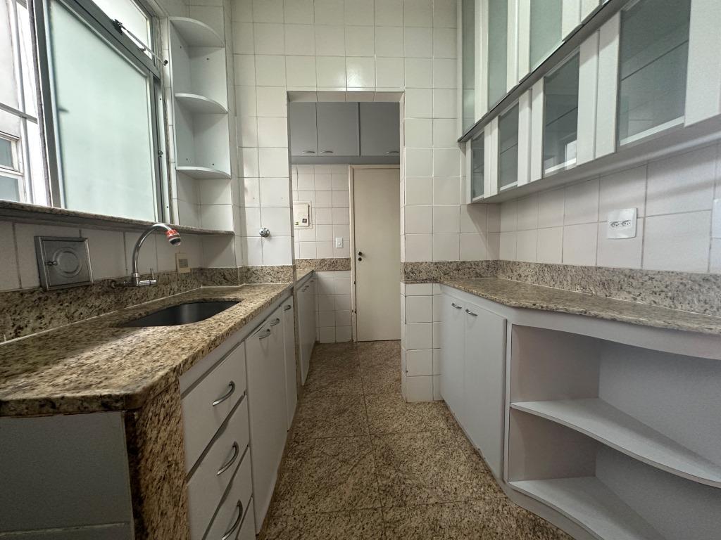 Apartamento à venda com 4 quartos, 151m² - Foto 3