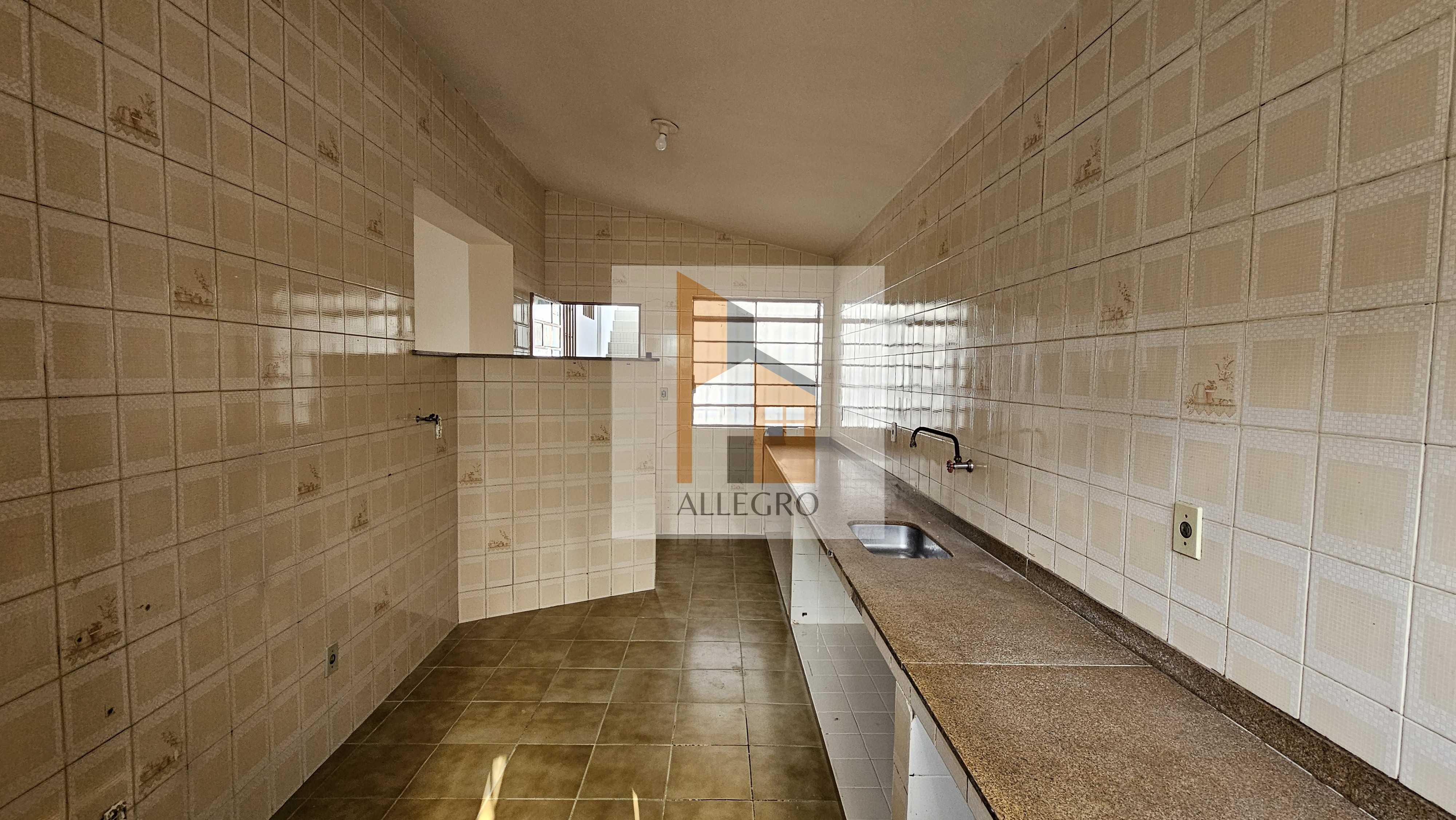 Casa à venda com 5 quartos, 190m² - Foto 5