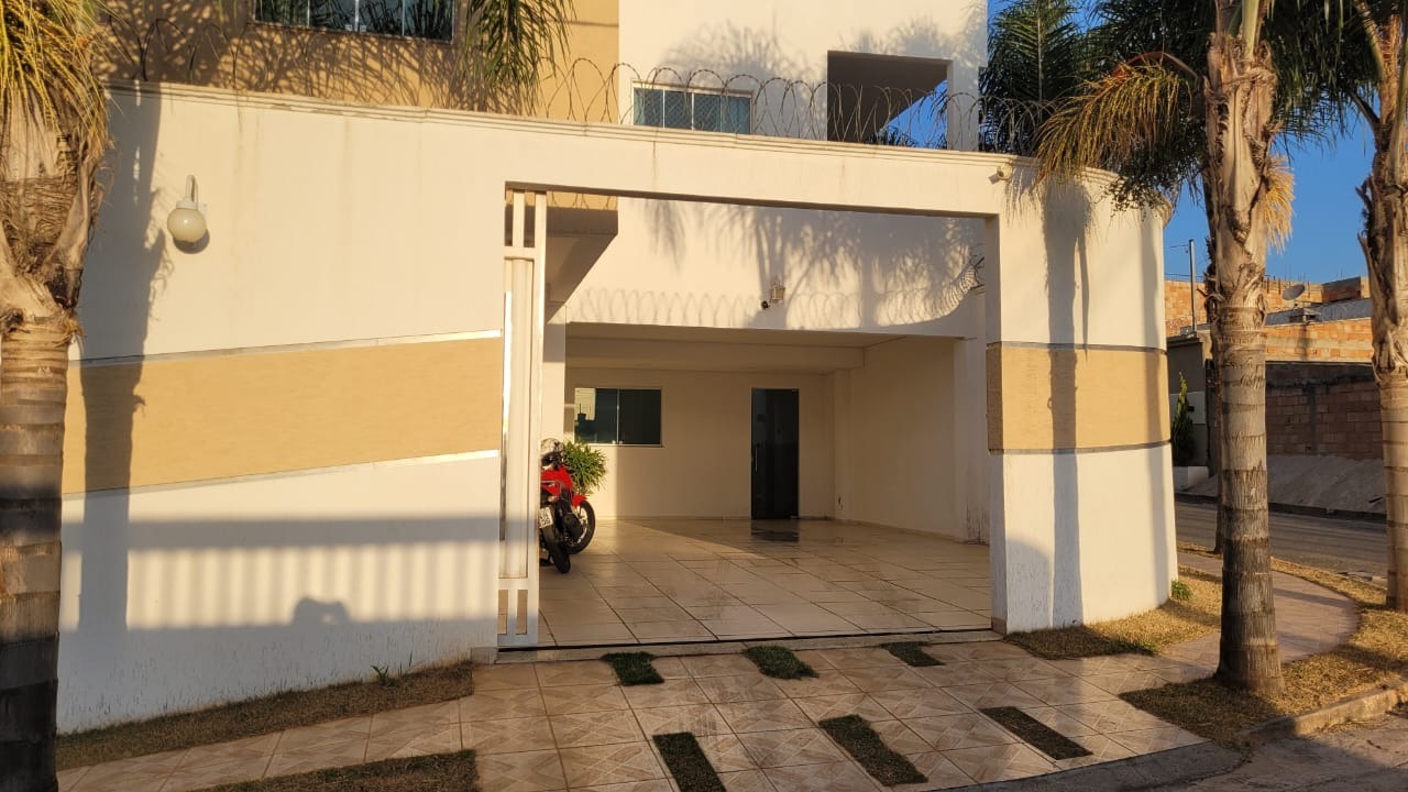 Casa à venda com 4 quartos, 240m² - Foto 4