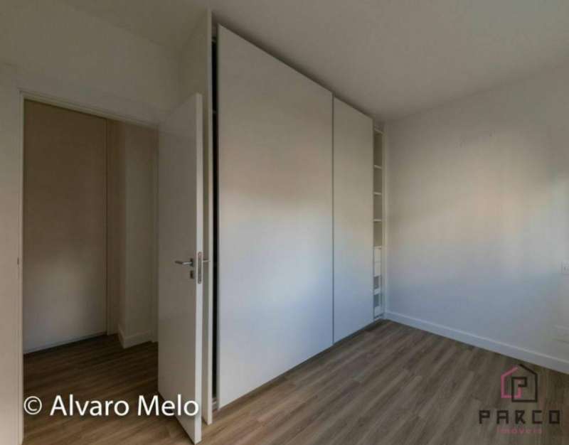 Apartamento à venda com 4 quartos, 140m² - Foto 5