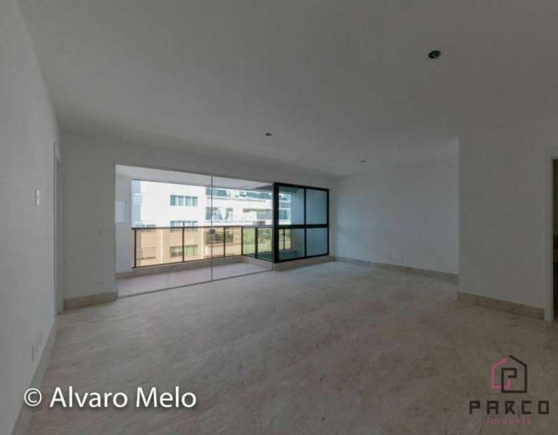 Apartamento à venda com 4 quartos, 140m² - Foto 1