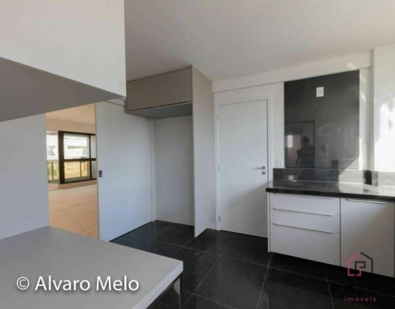 Apartamento à venda com 4 quartos, 140m² - Foto 3