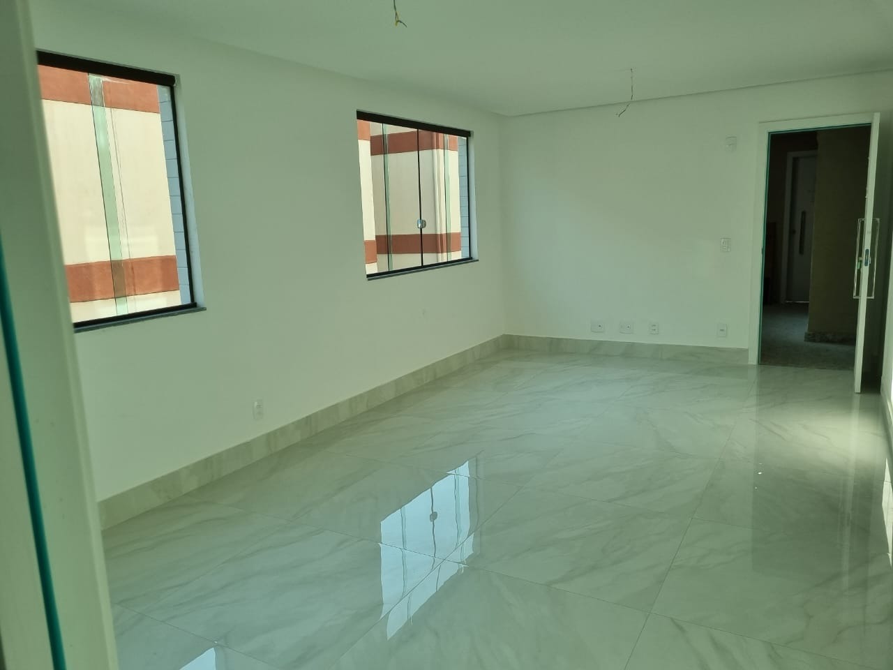 Apartamento à venda com 3 quartos, 90m² - Foto 3