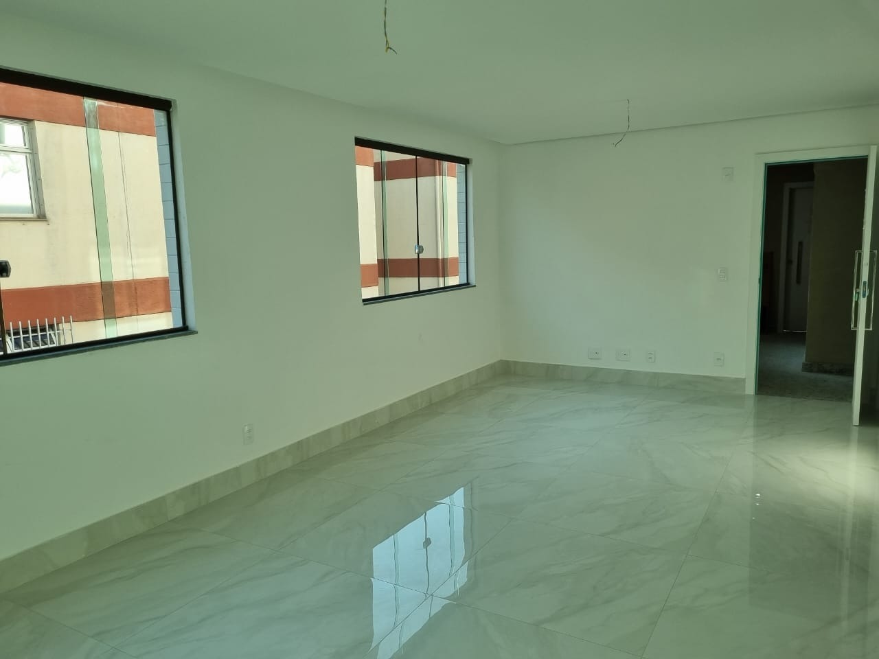 Apartamento à venda com 3 quartos, 90m² - Foto 1