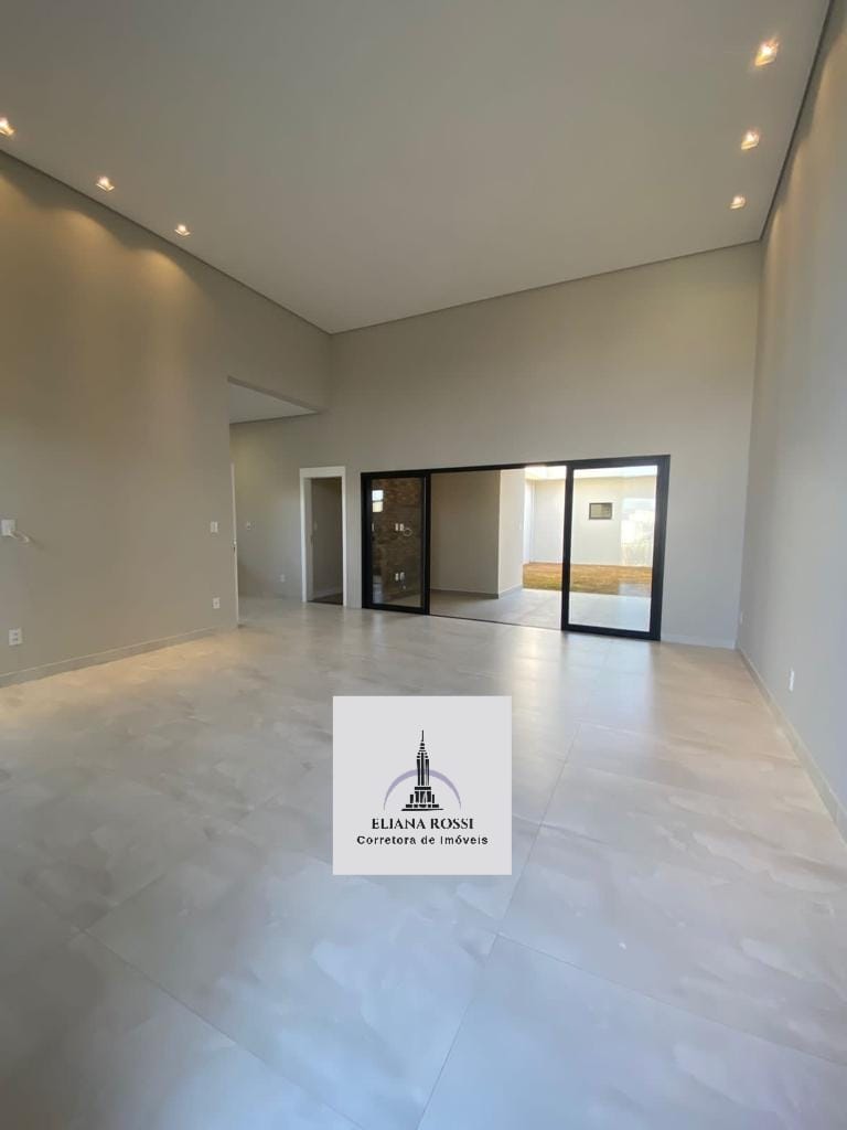 Casa à venda com 3 quartos, 166m² - Foto 4