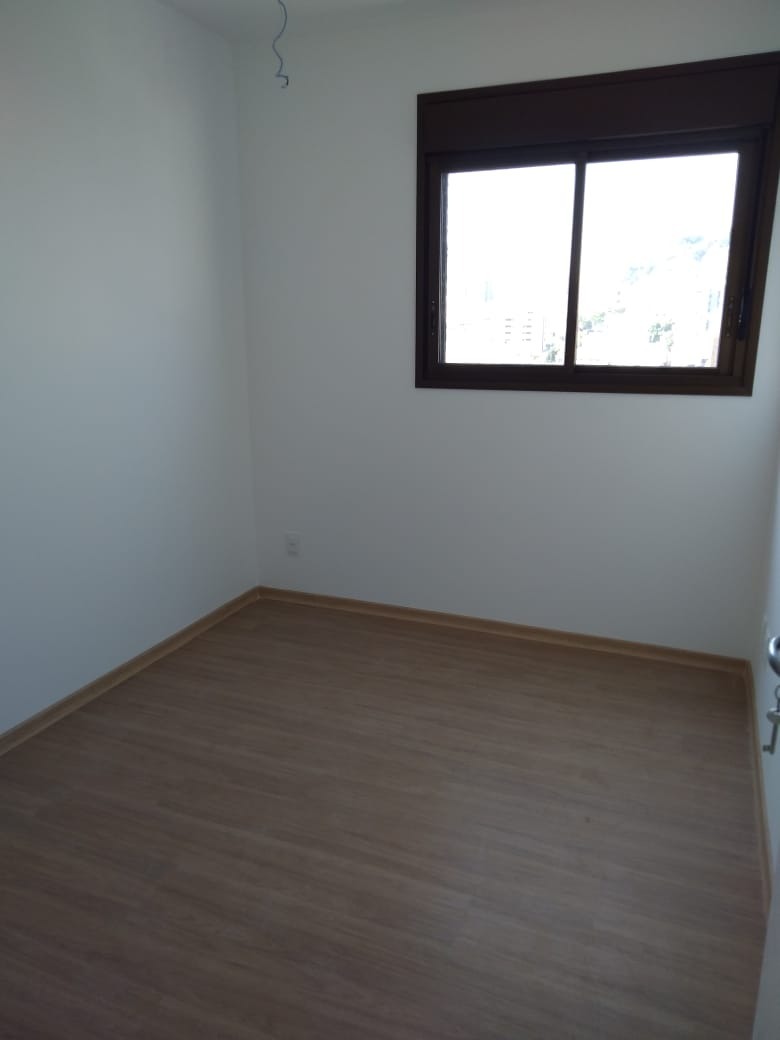 Apartamento à venda com 3 quartos, 85m² - Foto 10