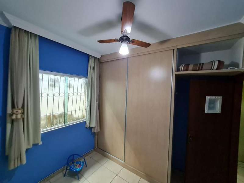 Casa à venda com 3 quartos, 180m² - Foto 4