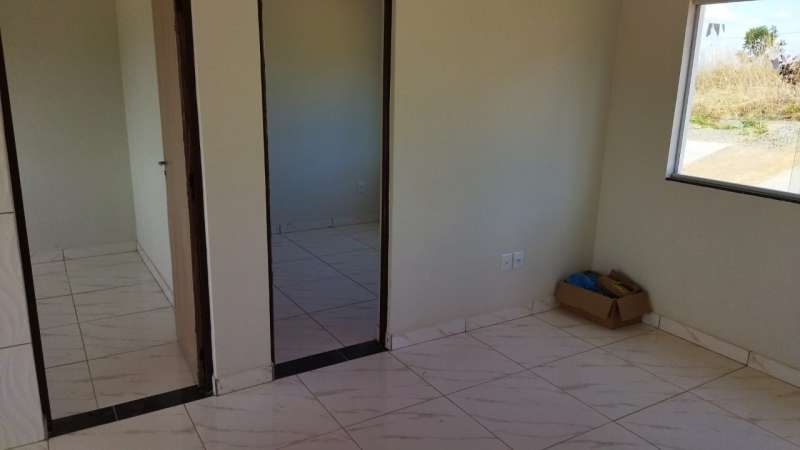 Casa à venda com 1 quarto, 200m² - Foto 2