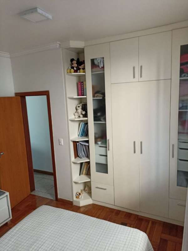 Casa à venda com 3 quartos, 360m² - Foto 7