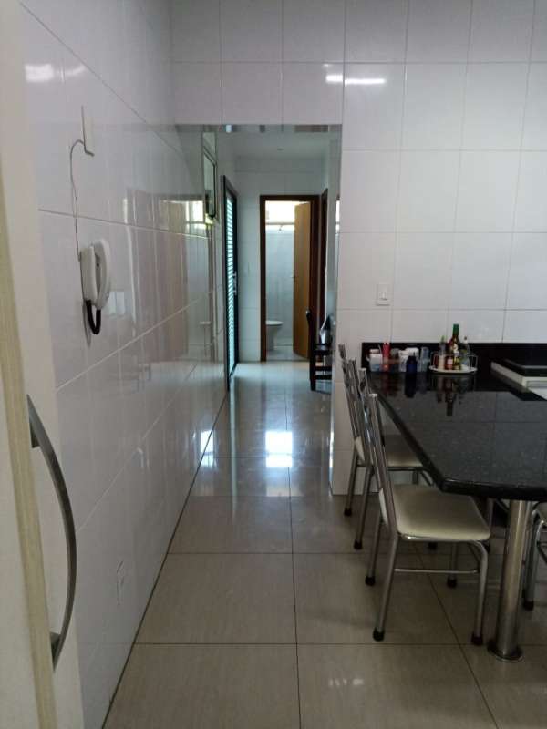 Casa à venda com 3 quartos, 360m² - Foto 2