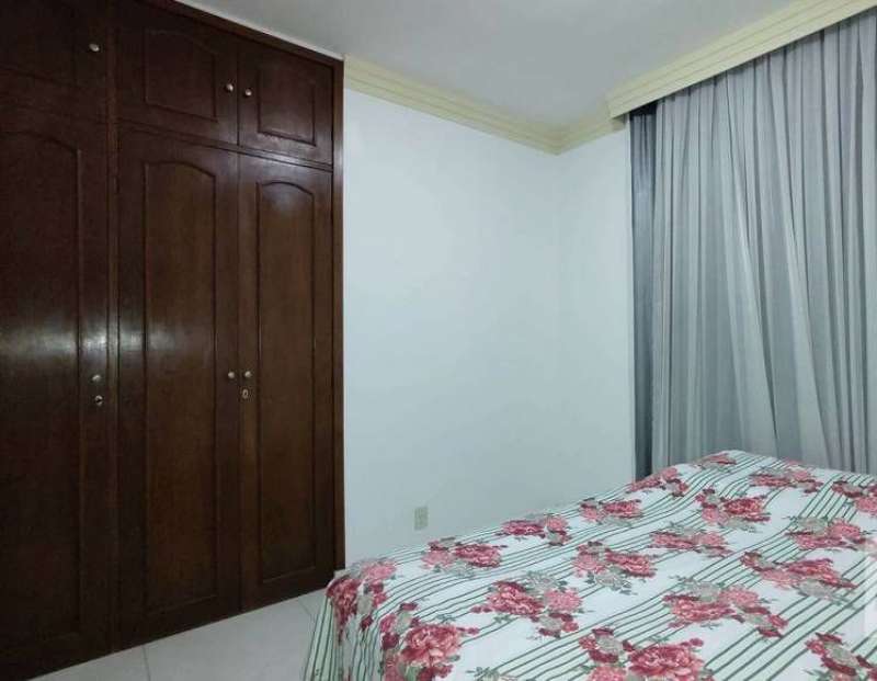 Apartamento à venda com 3 quartos, 175m² - Foto 9