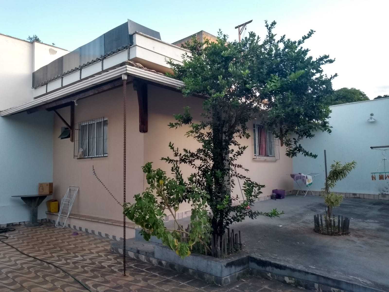 Casa à venda com 5 quartos, 230m² - Foto 1