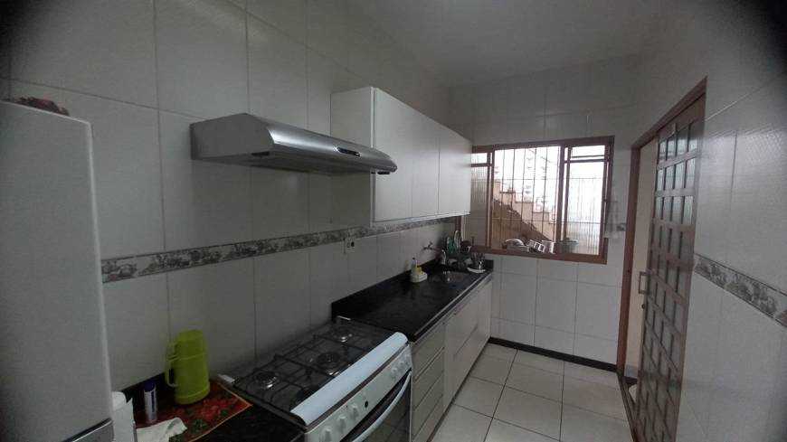 Casa à venda com 5 quartos, 230m² - Foto 23