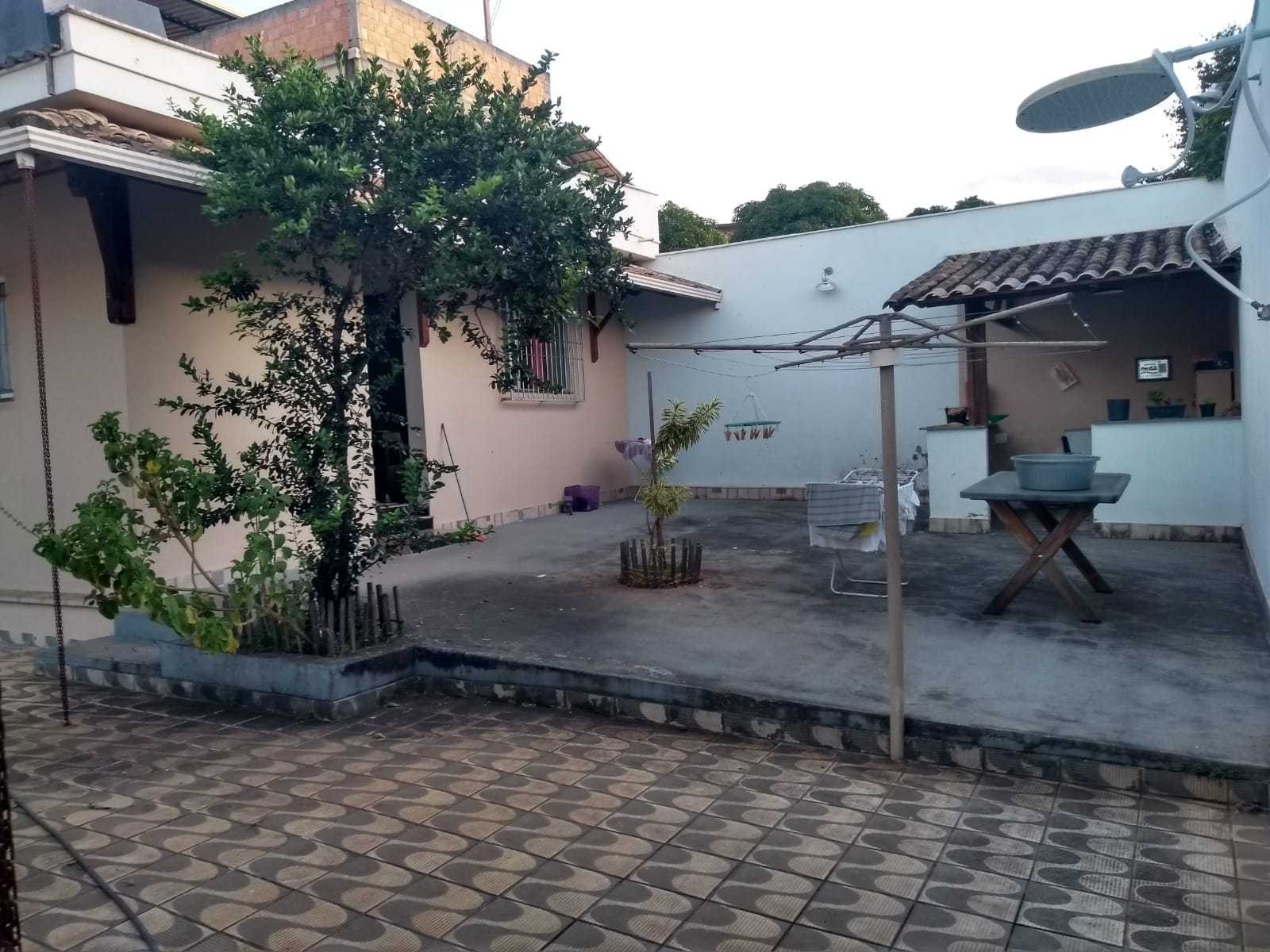 Casa à venda com 5 quartos, 230m² - Foto 3