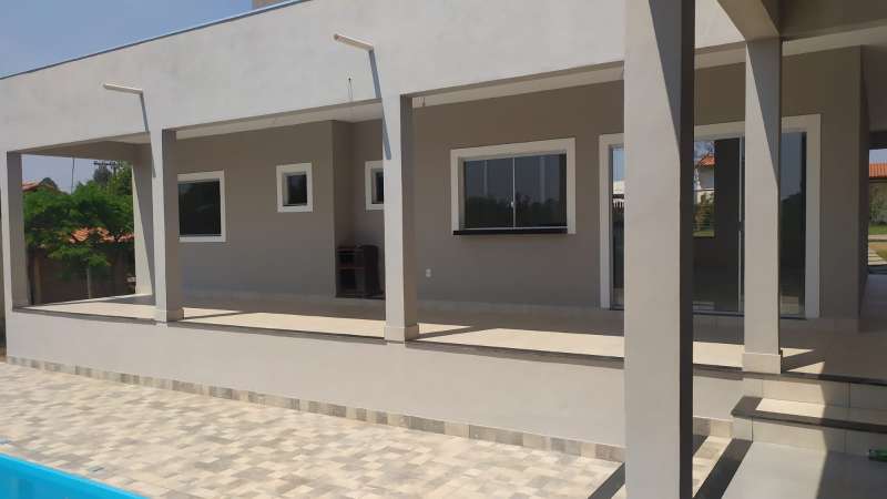 Casa à venda com 3 quartos, 1000m² - Foto 2