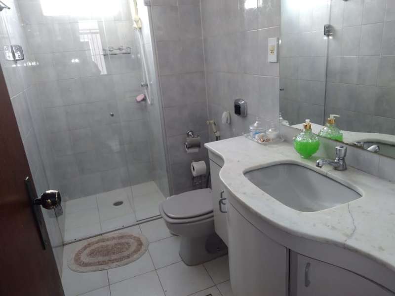 Apartamento à venda com 3 quartos, 180m² - Foto 8