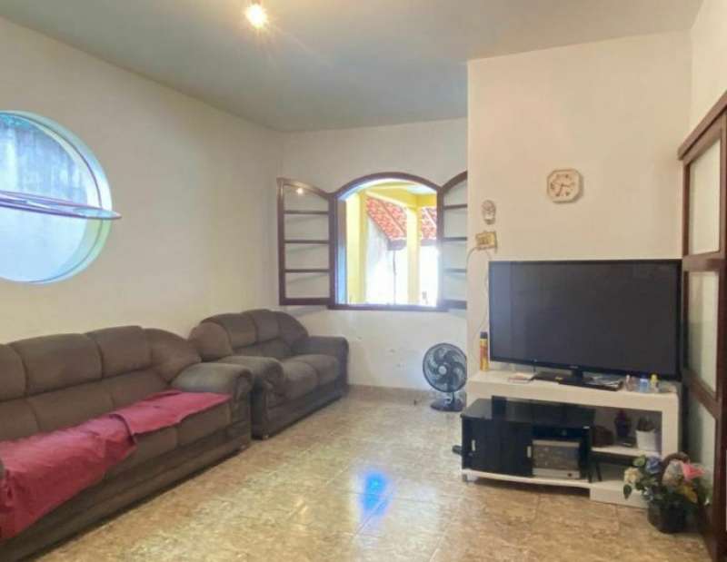 Casa à venda com 6 quartos, 360m² - Foto 4