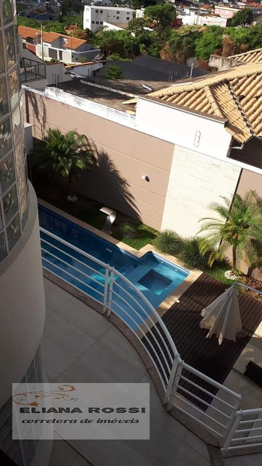 Casa à venda com 5 quartos, 700m² - Foto 3