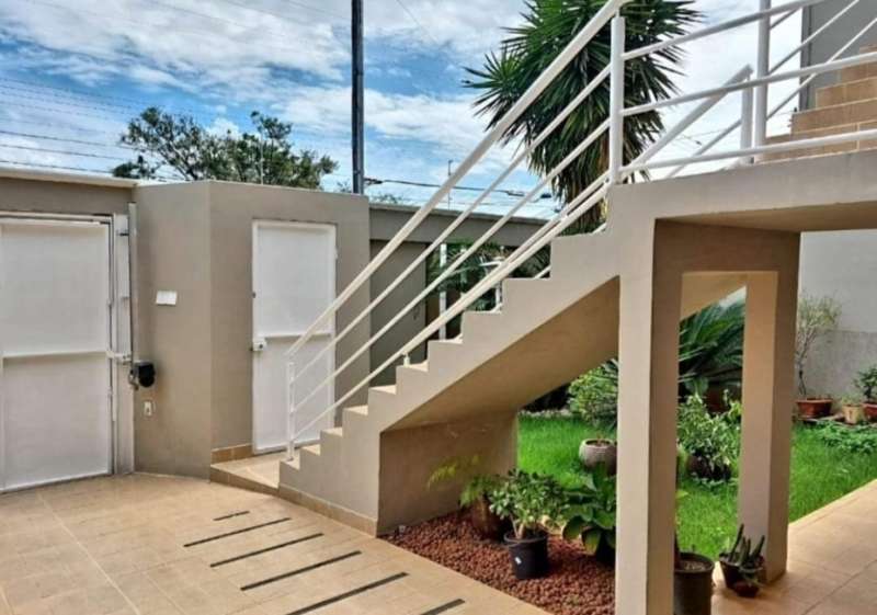 Casa à venda com 3 quartos, 240m² - Foto 3