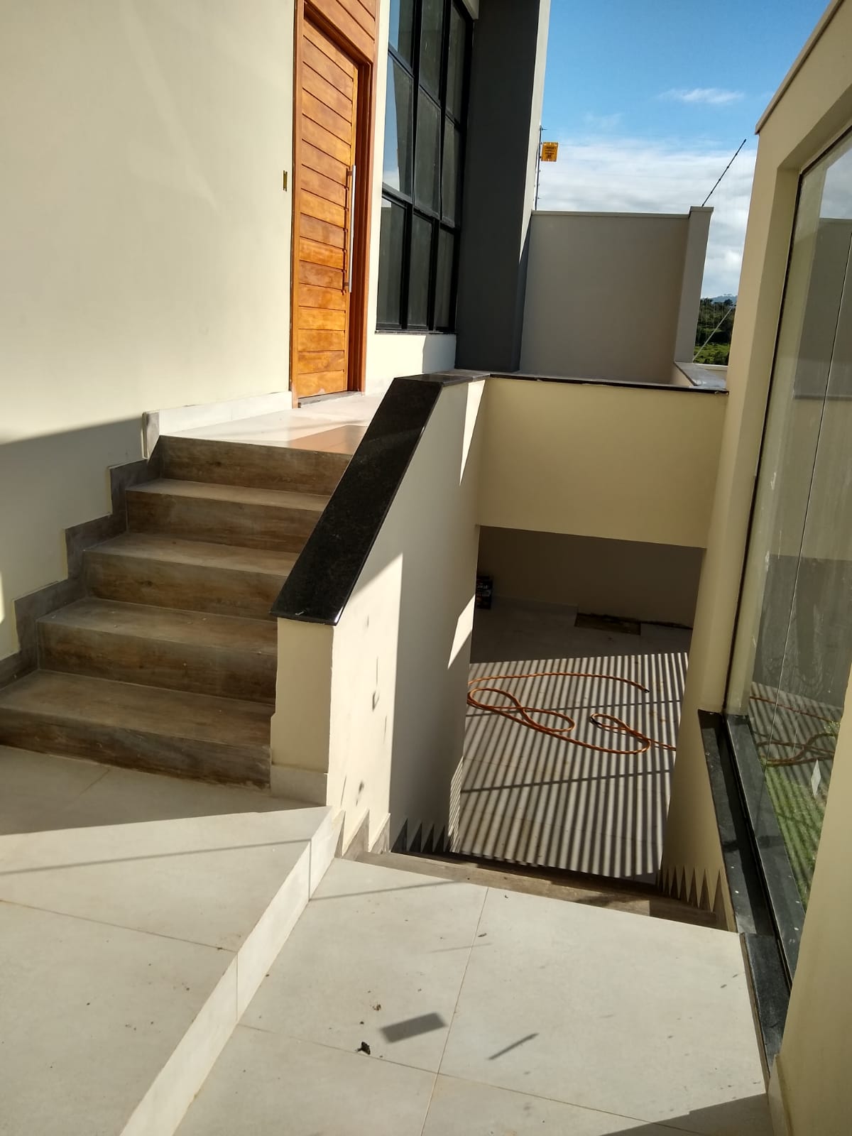 Casa à venda com 3 quartos, 220m² - Foto 2