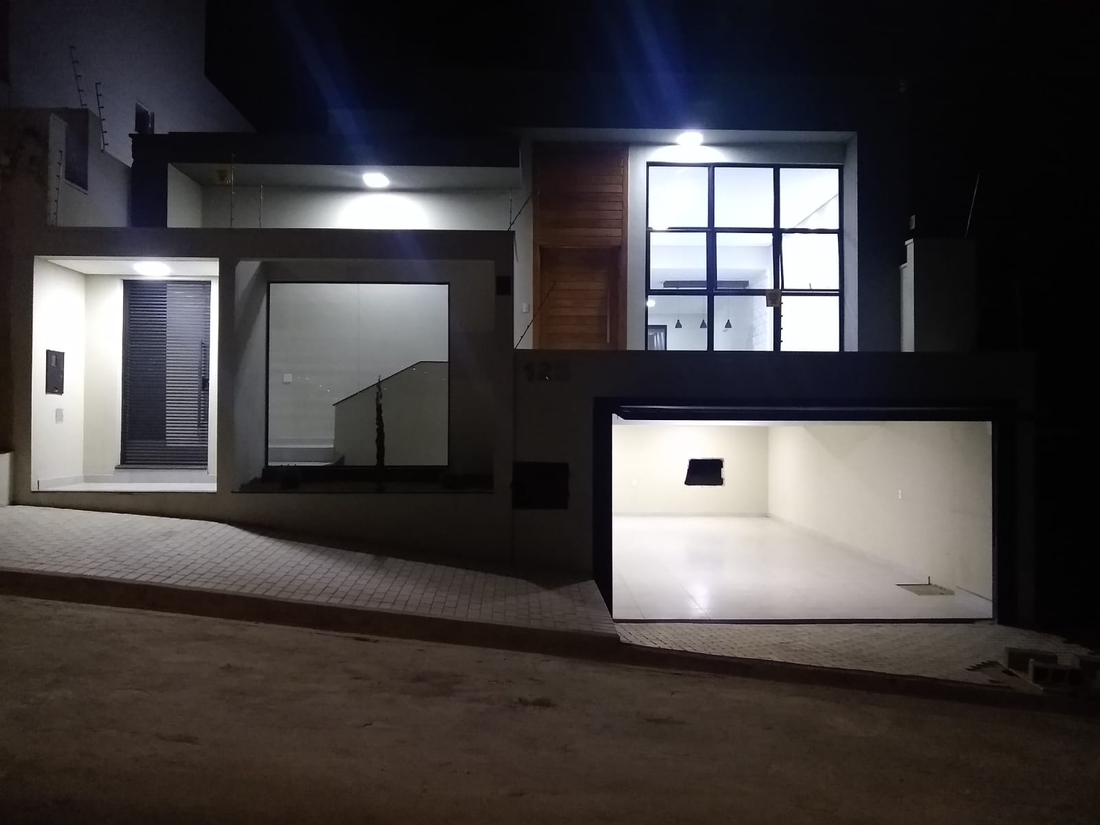 Casa à venda com 3 quartos, 220m² - Foto 3