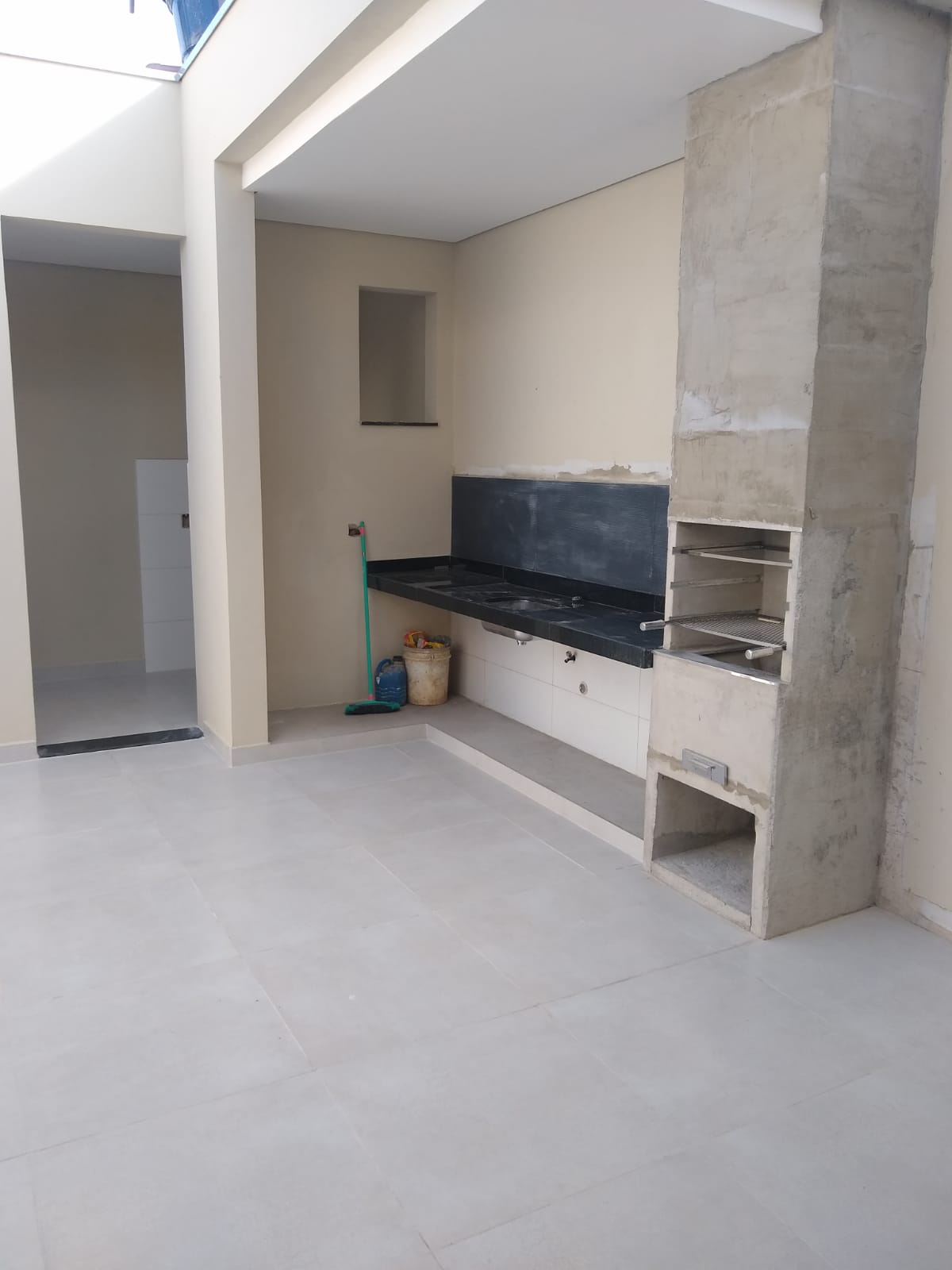 Casa à venda com 3 quartos, 220m² - Foto 8