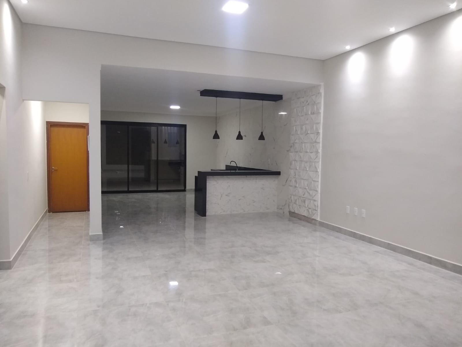 Casa à venda com 3 quartos, 220m² - Foto 4