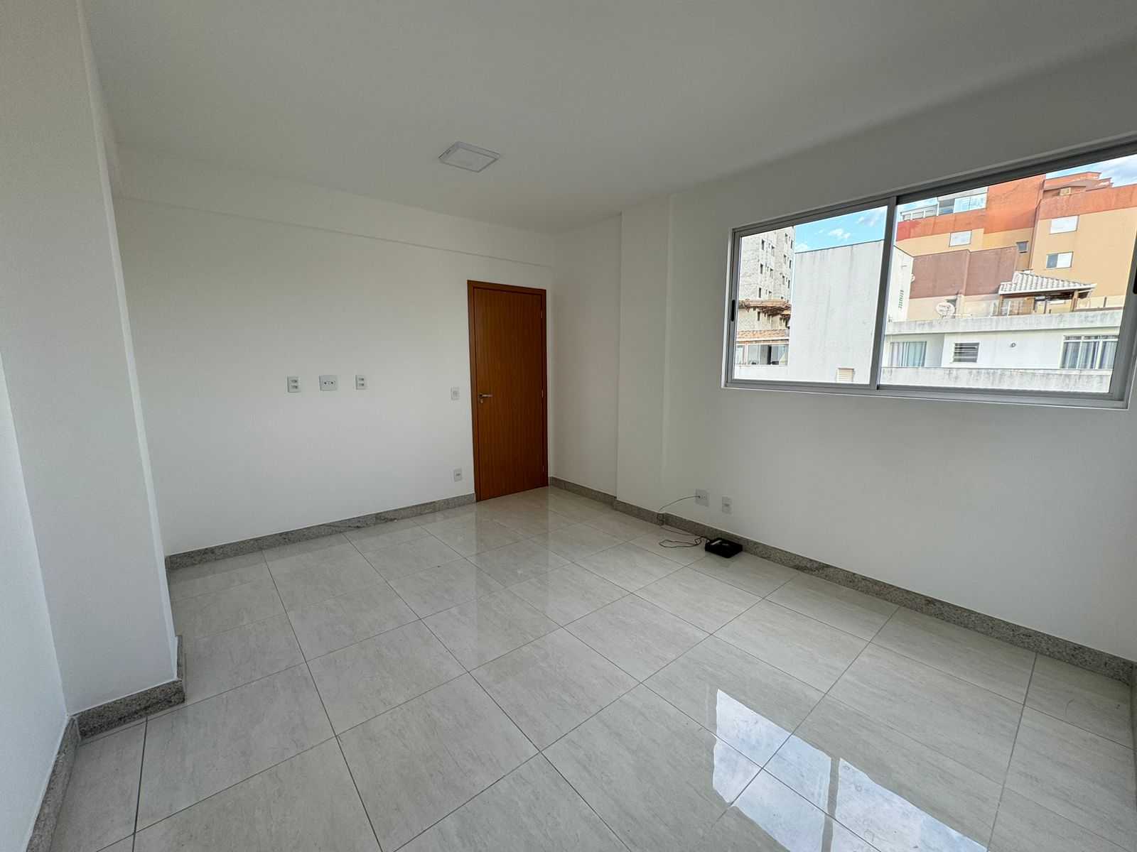 Apartamento à venda com 3 quartos, 98m² - Foto 3