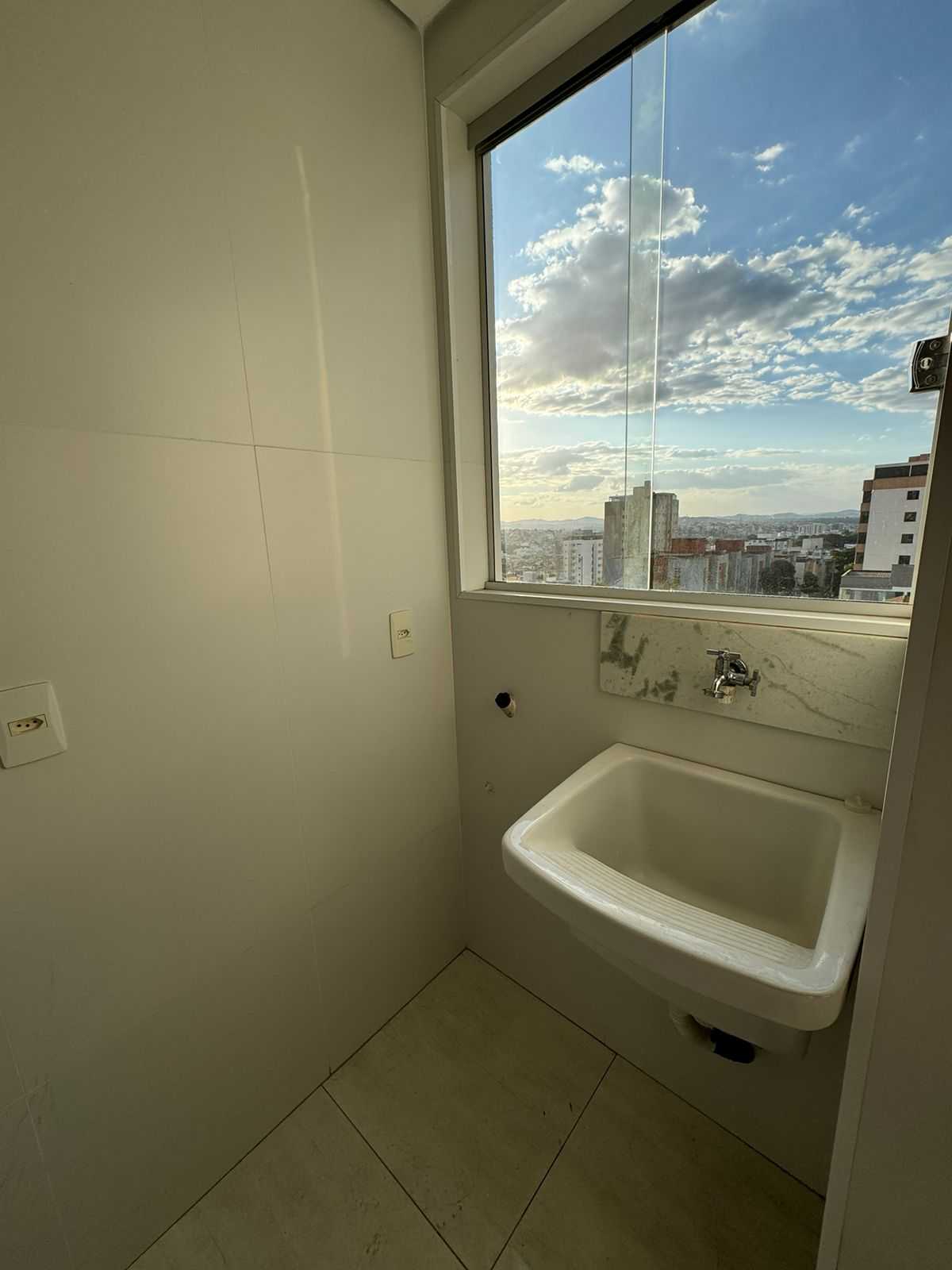 Apartamento à venda com 3 quartos, 98m² - Foto 17