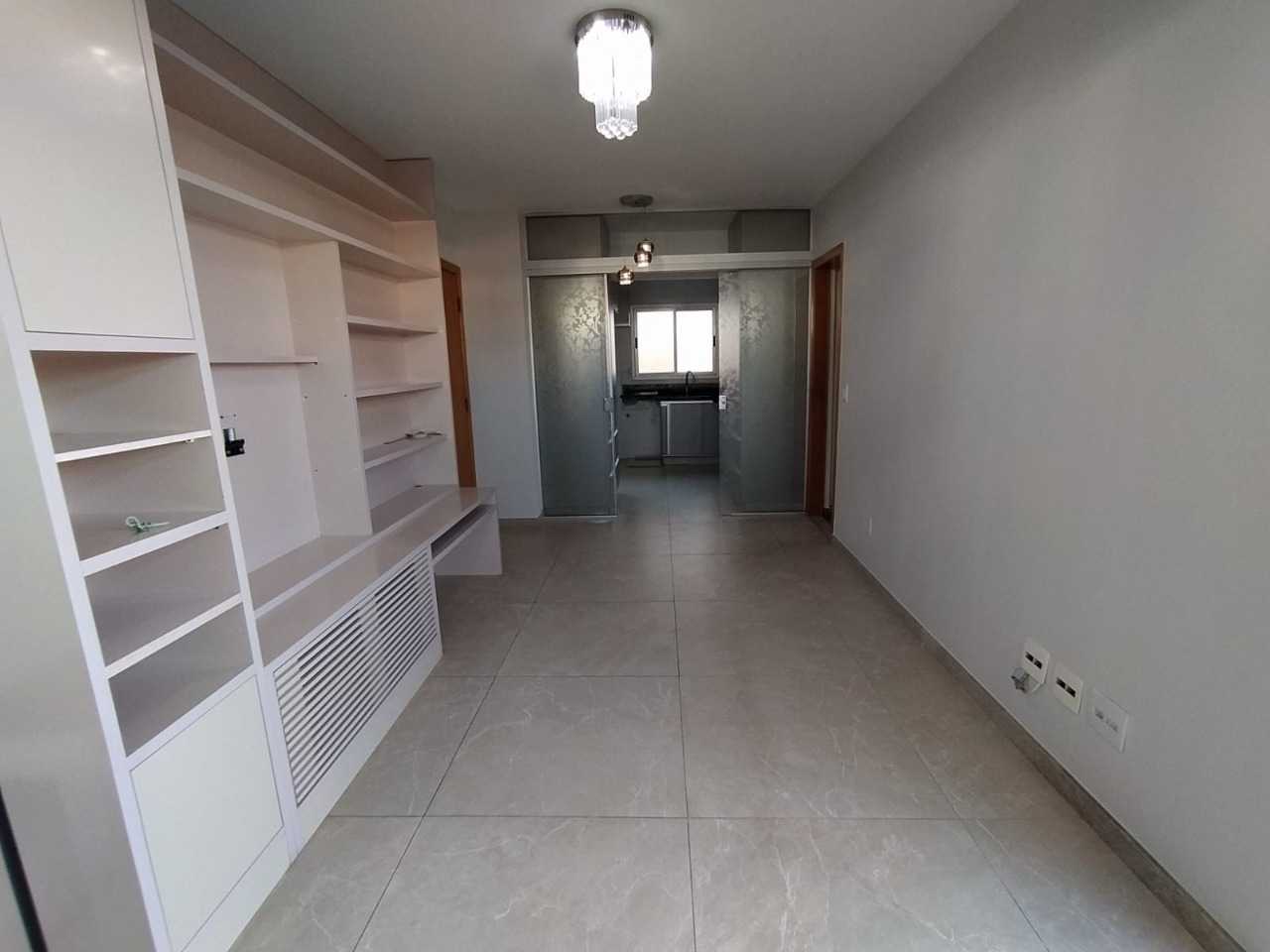 Apartamento à venda com 3 quartos, 135m² - Foto 1