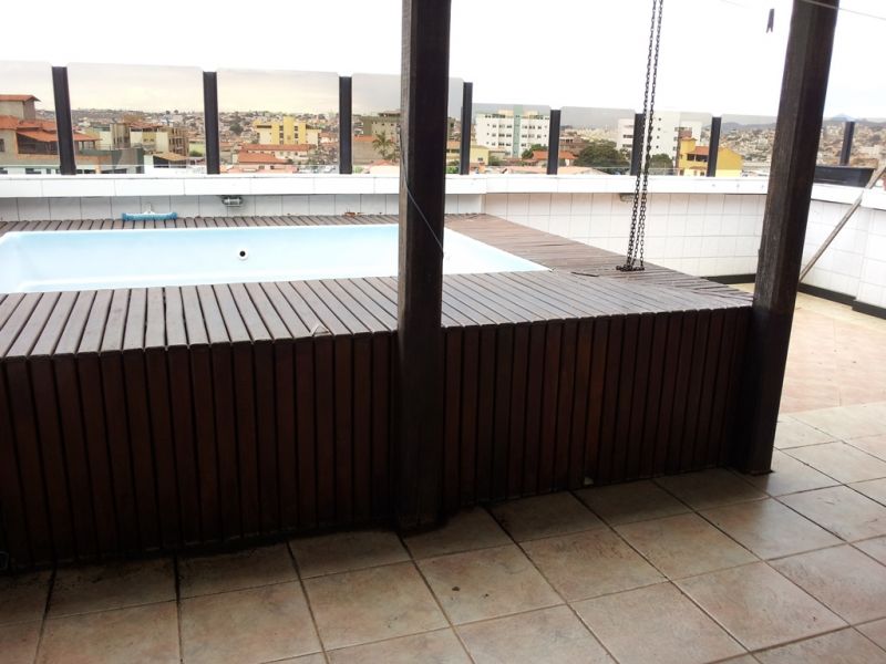 Cobertura à venda com 4 quartos, 240m² - Foto 1