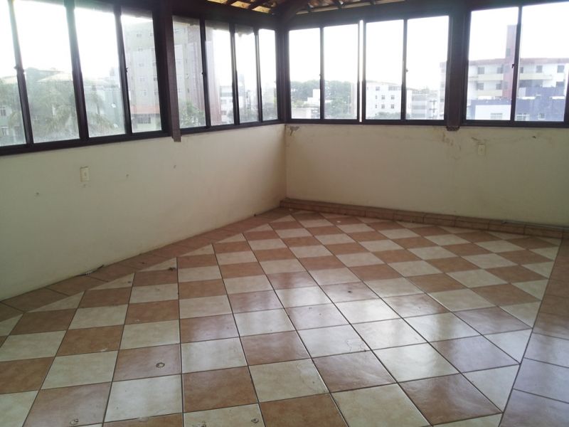 Cobertura à venda com 4 quartos, 240m² - Foto 2