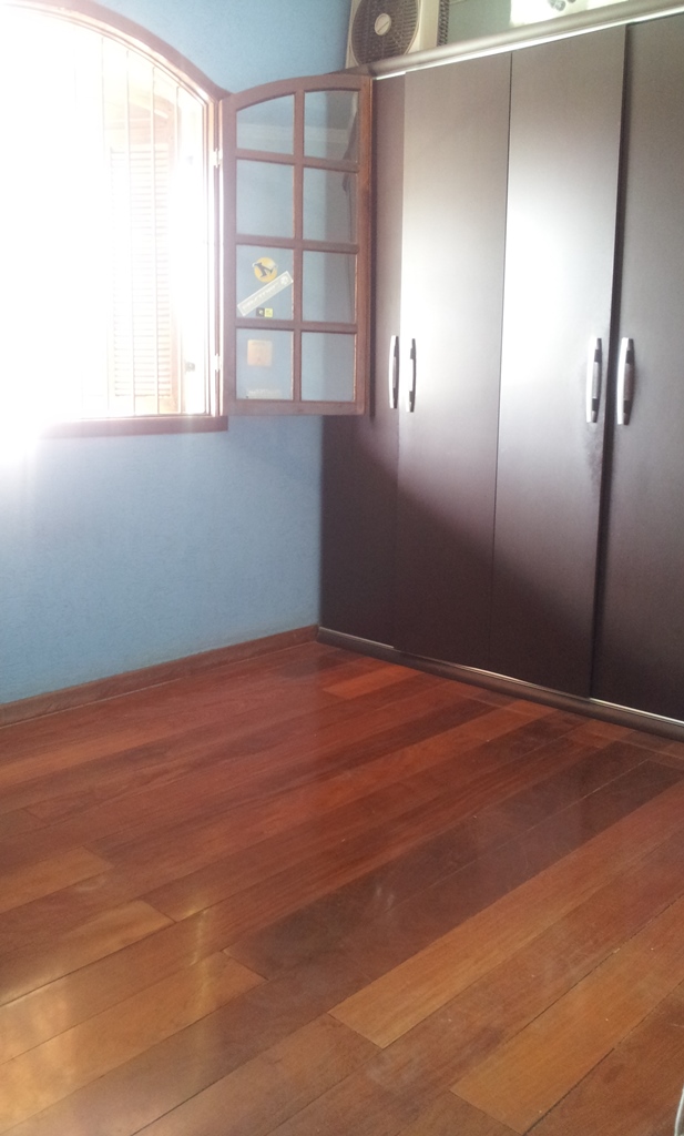 Casa à venda com 4 quartos, 250m² - Foto 2