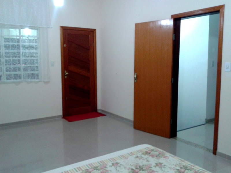 Casa à venda com 5 quartos, 160m² - Foto 1