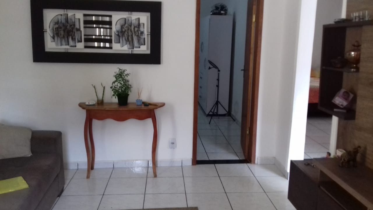 Casa à venda com 3 quartos, 360m² - Foto 1