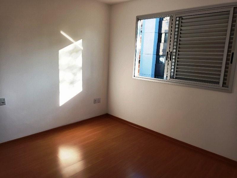 Apartamento à venda com 2 quartos, 62m² - Foto 8