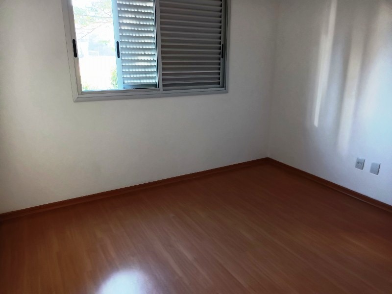 Apartamento à venda com 2 quartos, 62m² - Foto 11