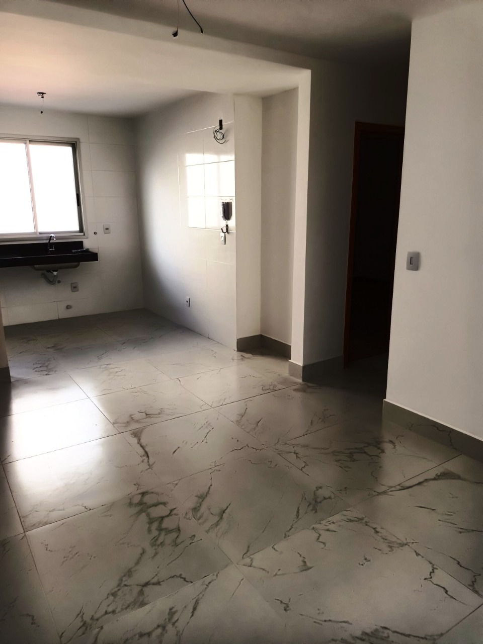 Apartamento à venda com 2 quartos, 62m² - Foto 3