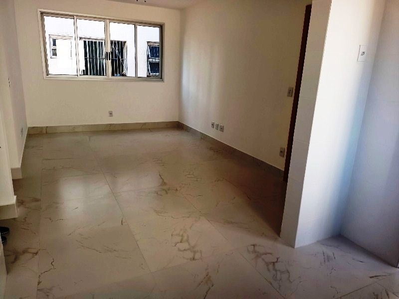 Apartamento à venda com 2 quartos, 62m² - Foto 1