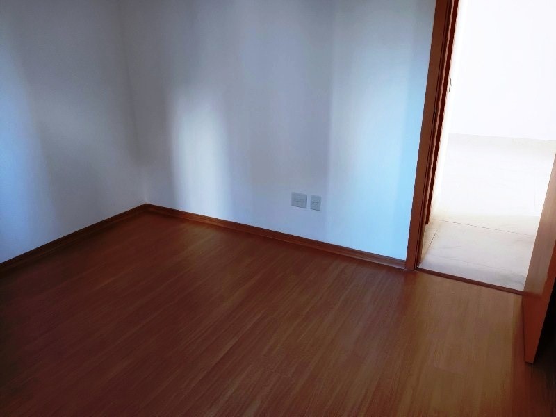 Apartamento à venda com 2 quartos, 62m² - Foto 15