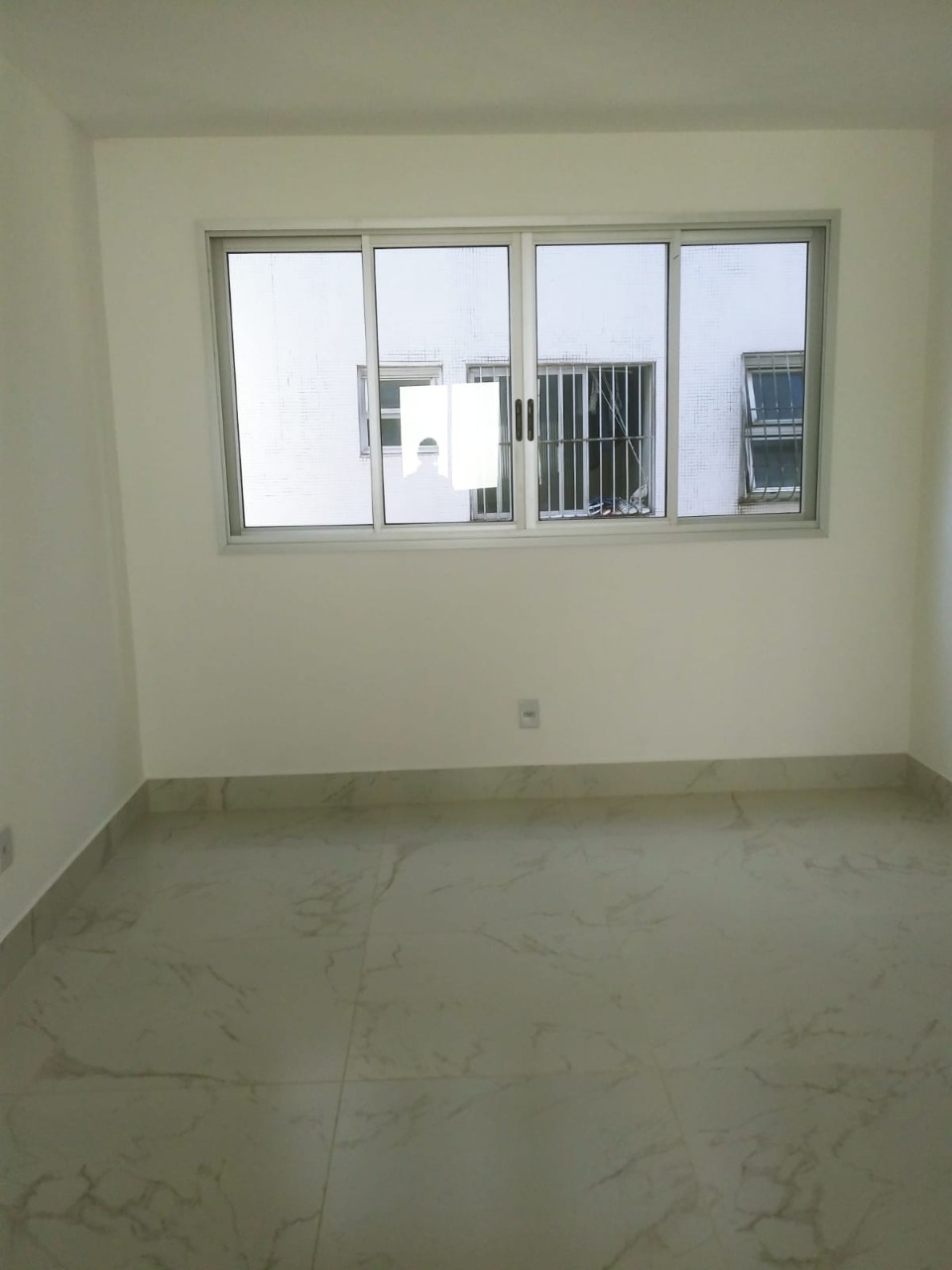 Apartamento à venda com 2 quartos, 62m² - Foto 4