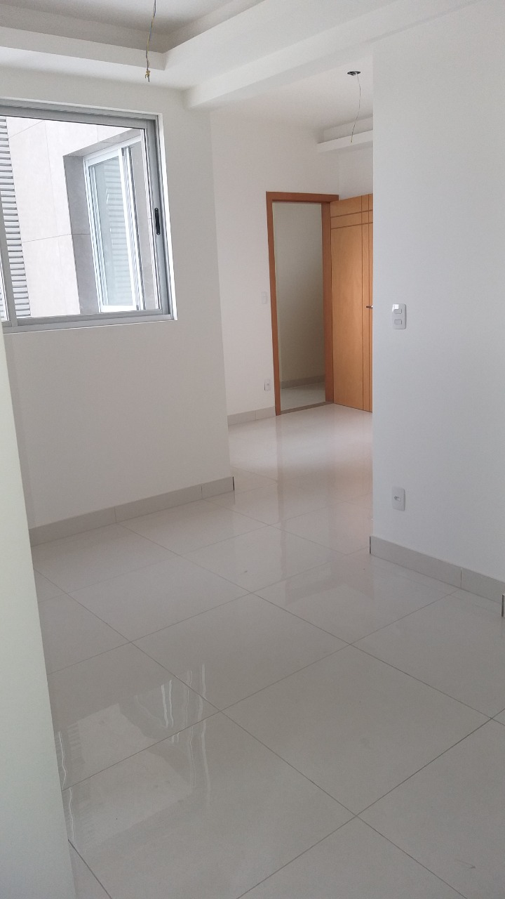 Apartamento à venda com 3 quartos, 70m² - Foto 1