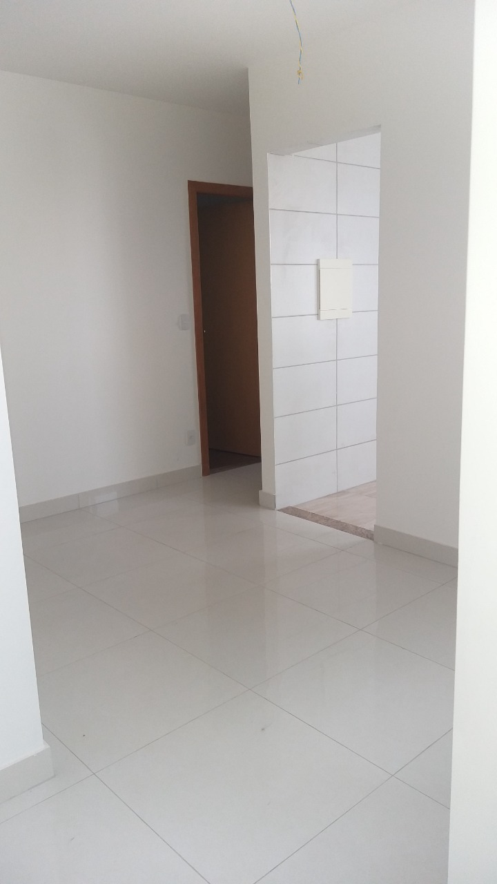 Apartamento à venda com 3 quartos, 70m² - Foto 2