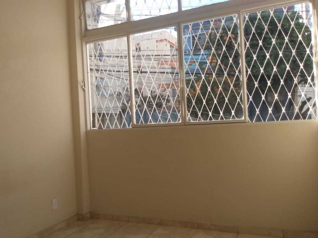 Apartamento à venda com 2 quartos, 70m² - Foto 4