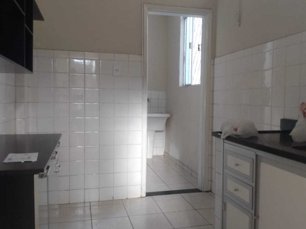 Apartamento à venda com 2 quartos, 70m² - Foto 1