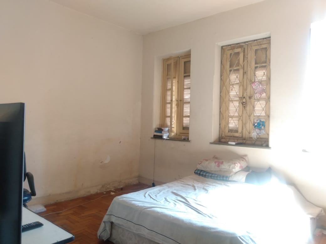 Casa à venda com 4 quartos, 300m² - Foto 4