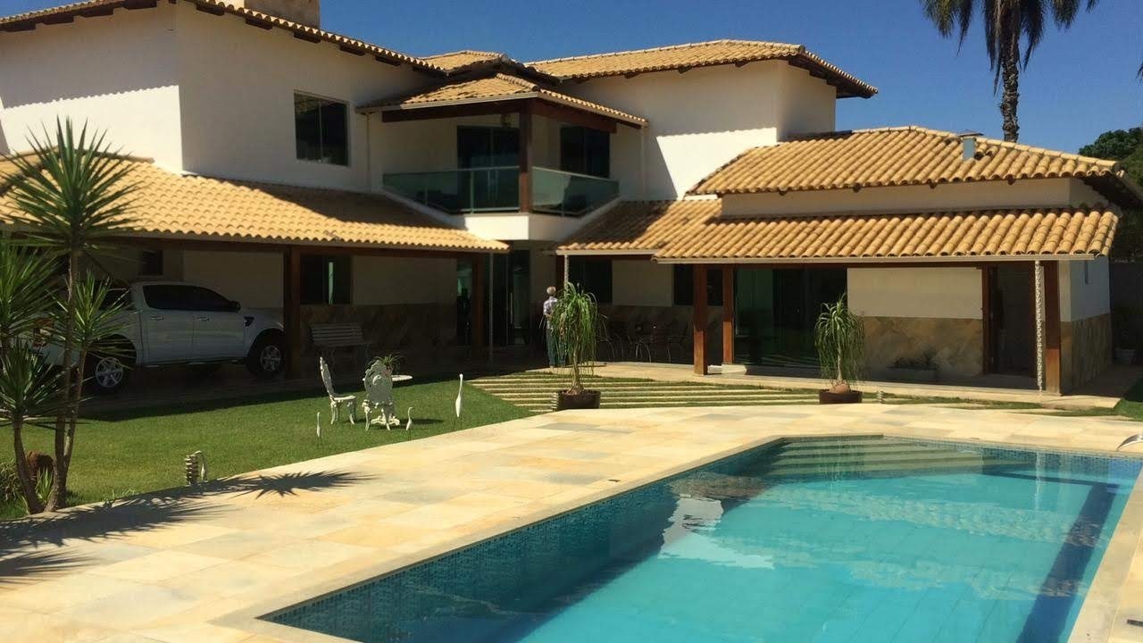 Casa à venda com 4 quartos, 376m² - Foto 1